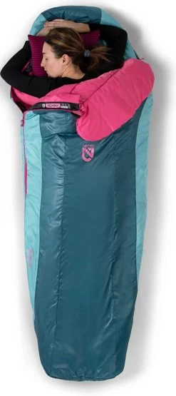 NEMO EQUIPMENT Tempo™ 35F / 2C Synthetic Sleeping Bag - Regular - Women's|-|Sac De Couchage Synthétique Tempo™ 35F / 2C - Régulier - Femme -Outdoor camping-NEMO Equipment NEM 811666030795 7E 7EFront 20Wild 20Flower 20 20Stone 20Garden