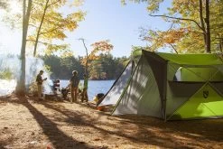 NEMO EQUIPMENT Wagontop 4 Person Tent|-|Tente Wagontop - 4 Personnes -Outdoor camping-NEMO Equipment NEM 814041015288 7E 7ELifeStyle2 20Granite 20Grey 20 20Birch 20Leaf 20Green