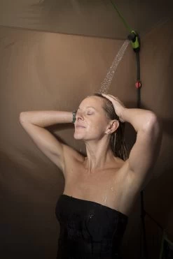 NEMO EQUIPMENT Helio LX Pressure Shower|-|Douche Portative Helio LX 25 NEMO EQUIPMENT Helio LX Pressure Shower|-|Douche Portative Helio LX -Outdoor camping-NEMO Equipment NEM 814041017534 7E 7EDetail 20Black d2faa1dc 4be4 4cc8 9beb 157d16909f5d