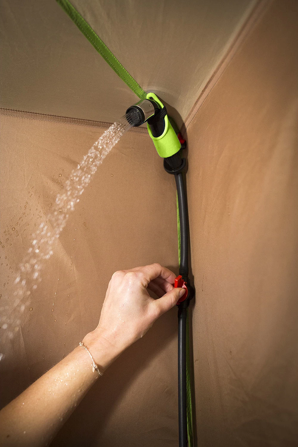 NEMO EQUIPMENT Helio LX Pressure Shower|-|Douche Portative Helio LX 11 NEMO EQUIPMENT Helio LX Pressure Shower|-|Douche Portative Helio LX - Image 9